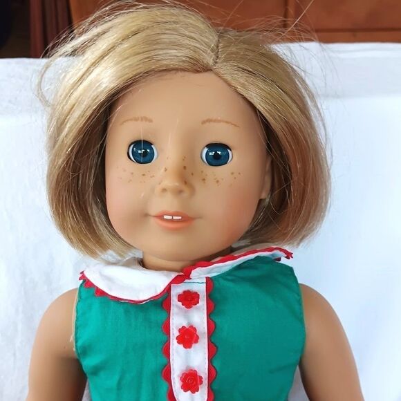 American Girl Doll Kit Kitteridge 18" 2 Outfits & Accessories Reporter - Picture 3 of 9